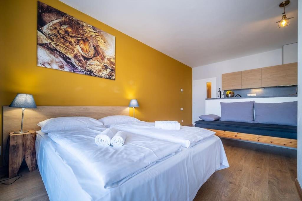 Private Cozy And Quiet Apartment リプノ・ナト・ヴルタヴォウ エクステリア 写真