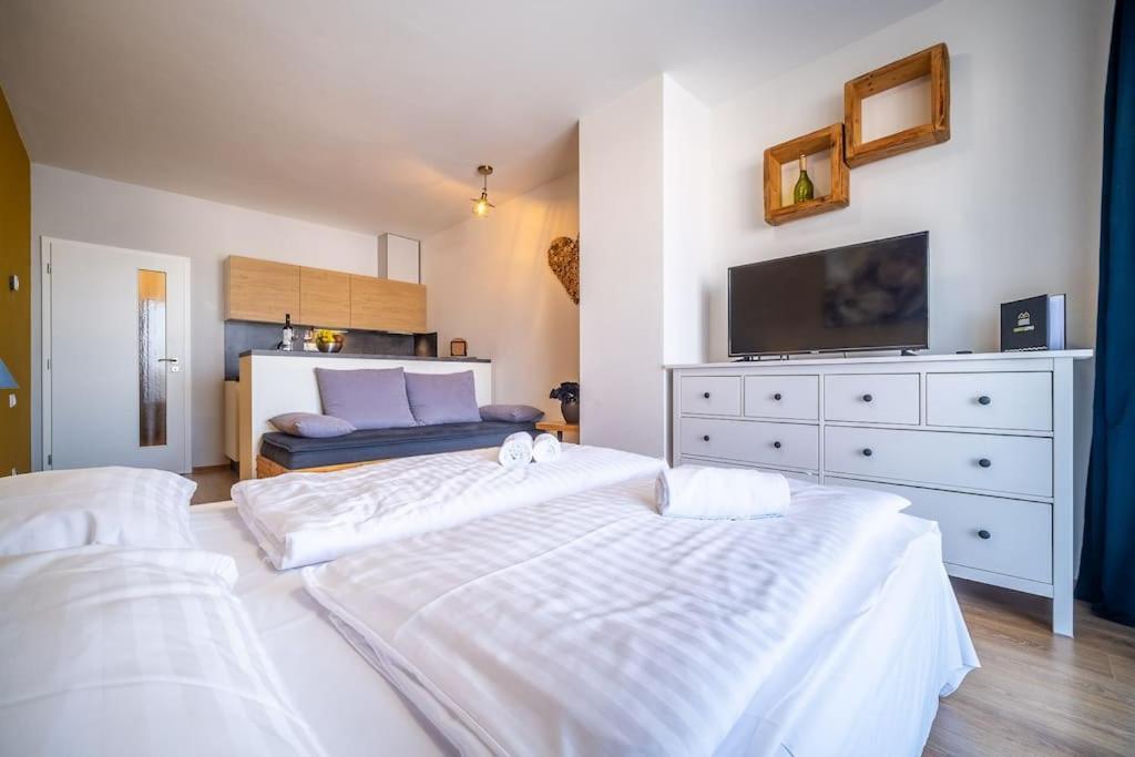 Private Cozy And Quiet Apartment リプノ・ナト・ヴルタヴォウ エクステリア 写真